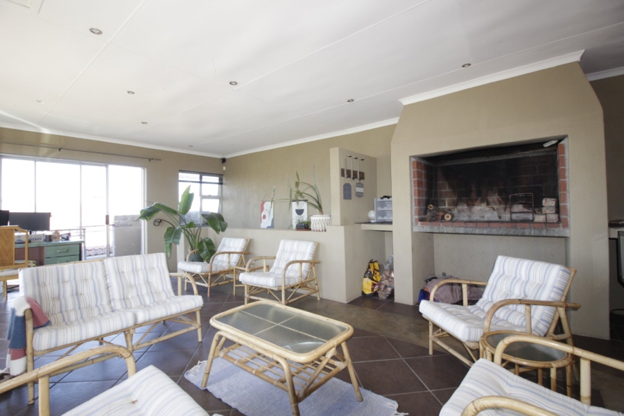 4 Bedroom Property for Sale in Noorsekloof Eastern Cape